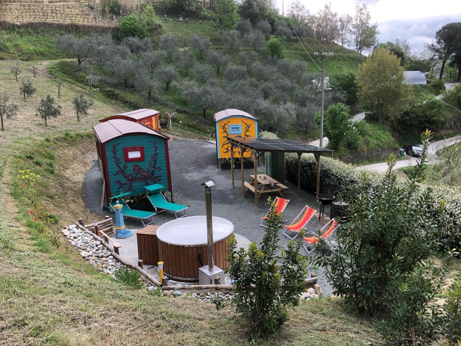 Agriturismo La Rovere - I Carrozzoni Gitani Коссано-Бельбо Экстерьер фото