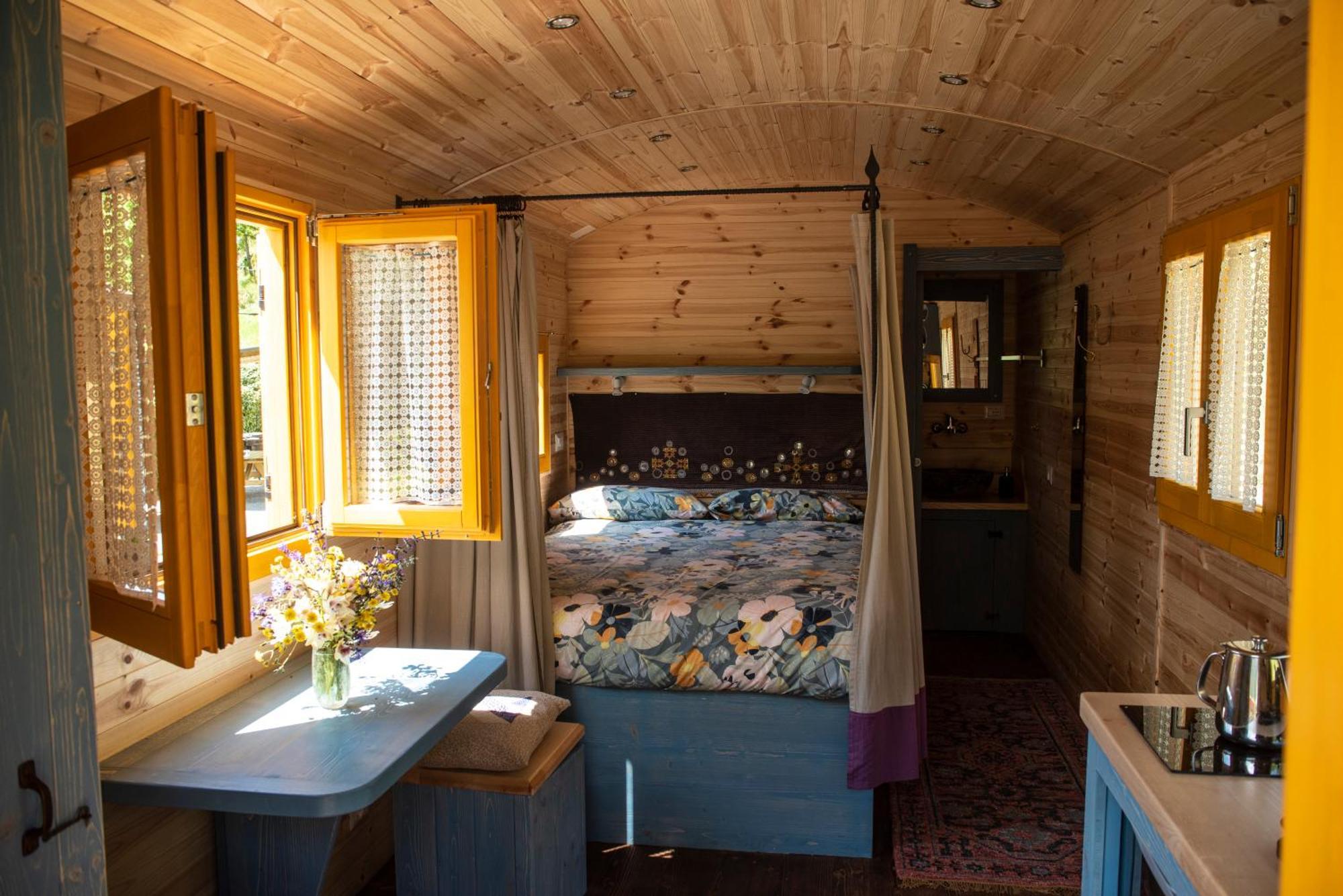 Agriturismo La Rovere - I Carrozzoni Gitani Коссано-Бельбо Экстерьер фото