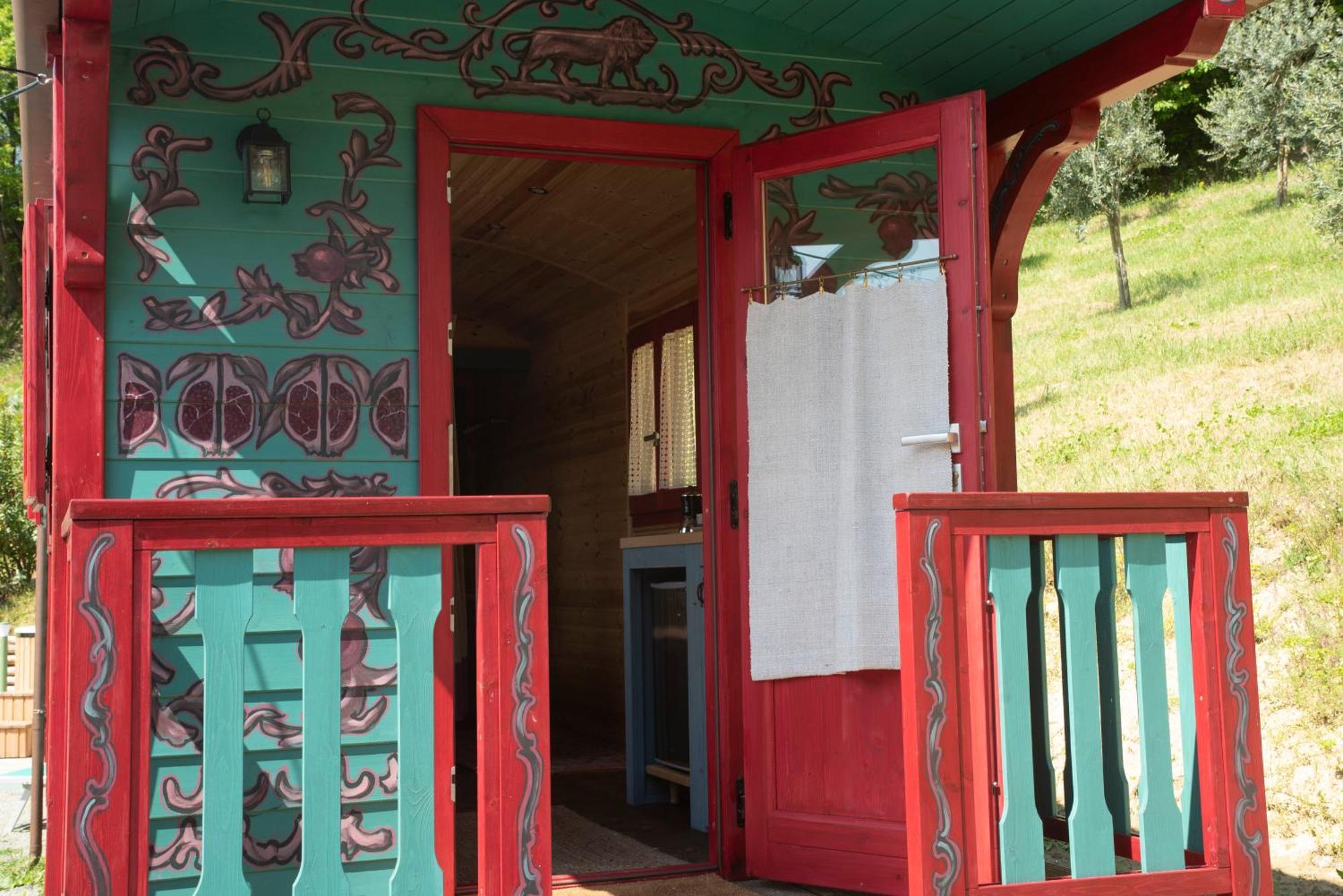 Agriturismo La Rovere - I Carrozzoni Gitani Коссано-Бельбо Экстерьер фото