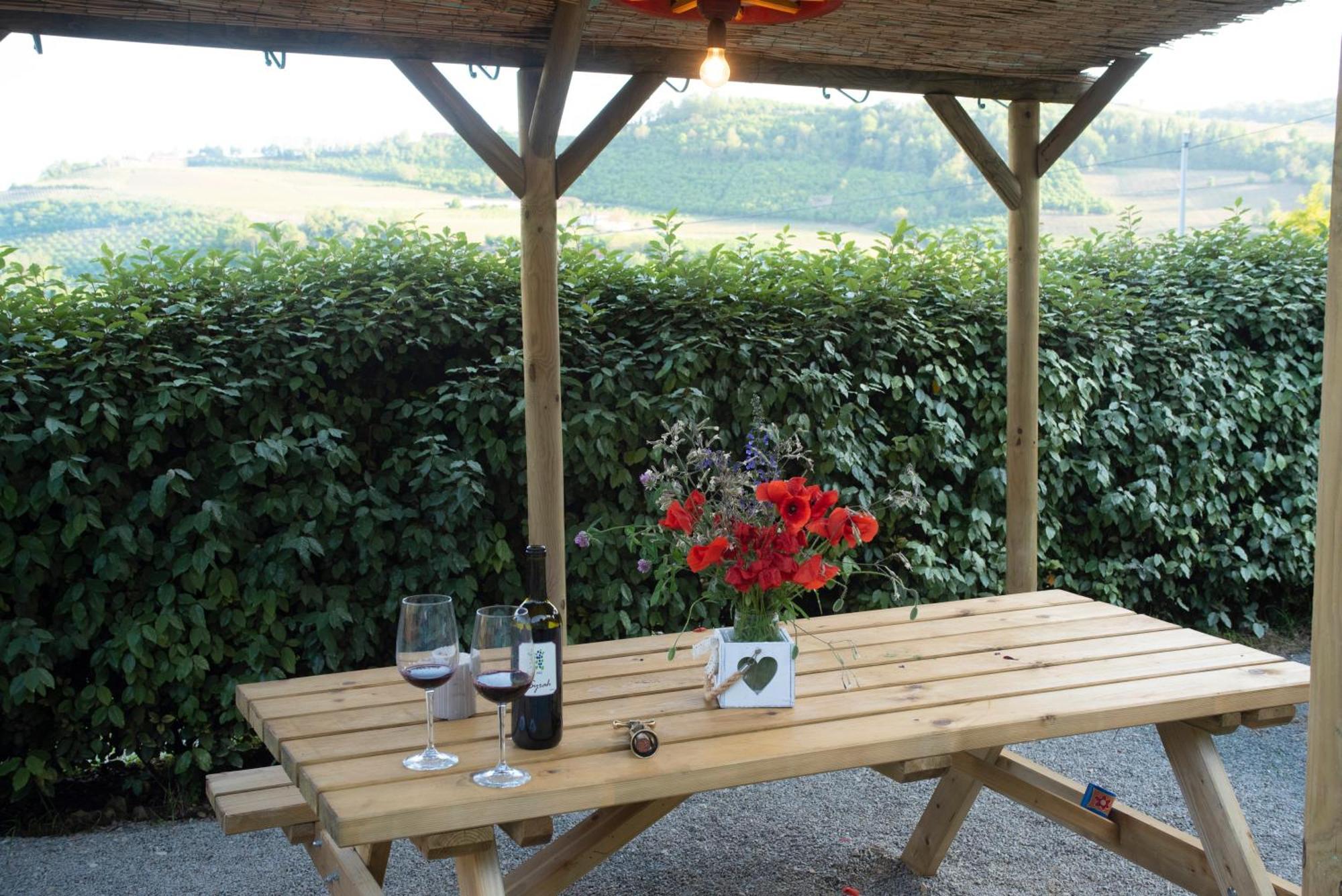 Agriturismo La Rovere - I Carrozzoni Gitani Коссано-Бельбо Экстерьер фото